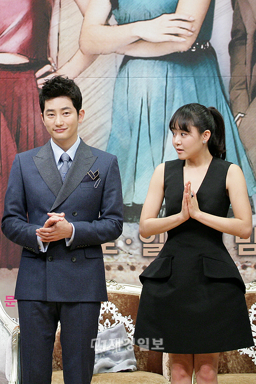 SBS新ドラマ『清潭洞アリス』制作発表会、パク・シフ＆ムン・グニョンらが出席（3） ムン・グニョン、パク・シフ