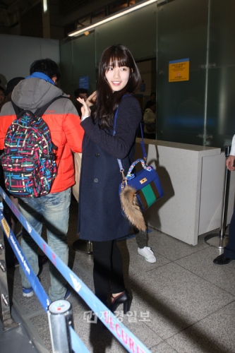 28日午前、Miss Aスジの空港ファッションがキャッチされた。