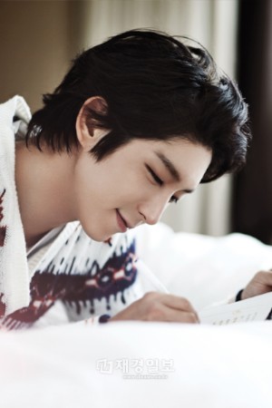 　俳優イ･ジュンギの年末単独ファンミーティング『JG TIME with you…at home』チケットが、予約販売開始60秒で全席完売した。