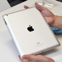 第4世代iPad用の耐傷性保護フィルム「Clear-coat Screen Protector & Cover for iPad 4th」 第4世代iPad用の耐傷性保護フィルム「Clear-coat Screen Protector & Cover for iPad 4th」