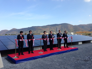 グリーン・コミュニティの実現を目指し、国内外でメガソーラー発電所の開発を進めている日本アジアグループ＜３７５１＞（東マ）は、このたび、香川県坂出市、北海道本別市の２ケ所で太陽光発電所の建設をスタートさせる。