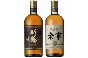 「竹鶴12年ピュアモルト」（左）と「シングルモルト余市15年」（右）（画像：アサヒビール）