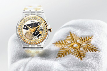 スウォッチからクリスマススペシャルコレクション「Snow Your Time Away」が登場