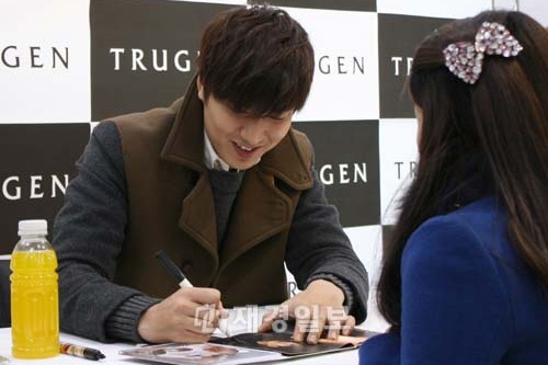 海外ファン達から大きな愛情を受けて国賓級待遇を受けているイ・ミンホの底力が、韓国国内でも通用した。写真＝インディエフ　TRUGEN