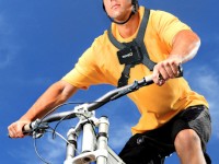 iPhoneを一人称視点カメラに変えることができるアタッチメント「miveu-X for iPhone4S/4」