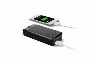 手動式のダイナモ（発電）機能を搭載したモバイル充電バッテリー「BoostTurbine2000」シリーズ