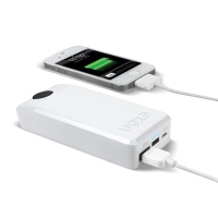 手動式のダイナモ(発電)機能を搭載したモバイル充電バッテリー「BoostTurbine2000」シリーズ 手動式のダイナモ(発電)機能を搭載したモバイル充電バッテリー「BoostTurbine2000」シリーズ