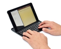 アップルのタブレット端末「iPad mini」用の保護ケース、スタンドとしても使える「iPad mini 用 ワイヤレス モバイラーズ キーボード」 アップルのタブレット端末「iPad mini」用の保護ケース、スタンドとしても使える「iPad mini 用 ワイヤレス モバイラーズ キーボード」