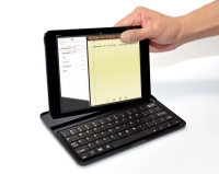 アップルのタブレット端末「iPad mini」用の保護ケース、スタンドとしても使える「iPad mini 用 ワイヤレス モバイラーズ キーボード」 アップルのタブレット端末「iPad mini」用の保護ケース、スタンドとしても使える「iPad mini 用 ワイヤレス モバイラーズ キーボード」