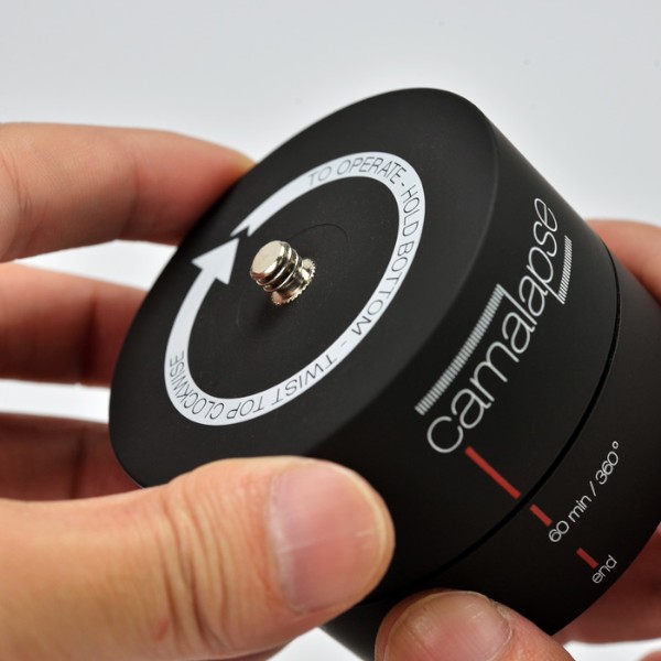 スマートフォンやデジカメで自動パノラマ動画撮影を可能にする雲台「Camalapse3」