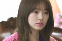 MBCドラマ『会いたい』でファッションデザイナー“ジョイ“役を演じ、連日そのおしゃれなファッション感覚で視聴者を惹きつけているユン・ウネが、“ジョイスタイル”を流行させている。写真=MBC水木ドラマ 「会いたい」キャプチャ