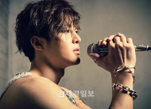 キム・ヒョンジュンの日本アルバム『UNLIMITED』に収録されたスペシャルグラビアイメージが公開された。