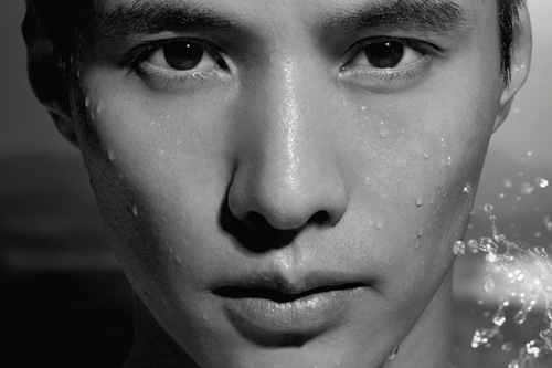 ウォンビンが、男性化粧品ブランド「BIO THERM HOMME」(www.biotherm.co.kr)の新モデルに抜擢された。