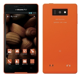 「docomo with series Optimus LIFE L-02E」（carrot orange）（画像：NTTドコモ）
