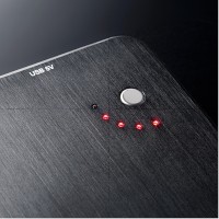 ノートパソコンの稼働時間を最大5.5時間延長でき、スマートフォン・タブレットの充電にも対応した携帯型バッテリー「大容量モバイルバッテリー 700-BTL011」。 ノートパソコンの稼働時間を最大5.5時間延長でき、スマートフォン・タブレットの充電にも対応した携帯型バッテリー「大容量モバイルバッテリー 700-BTL011」。