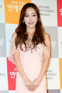 「2012KBS芸能大賞」授賞式、KARAク・ハラらが出席