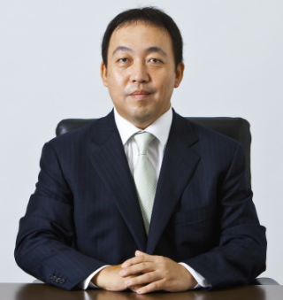 （株）岐阜フットボールクラブは２５日、金融事業等の事業会社を傘下に持つホールディングカンパニーのＪトラスト＜８５０８＞（大２）藤澤信義社長（個人）から、同クラブの活動支援金を受けることを明らかにした。