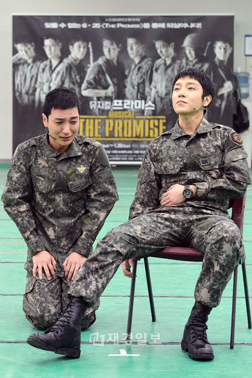 SUPER JUNIORイトゥク、軍創作ミュージカル『The Promise』の練習風景を公開（5） イトゥク