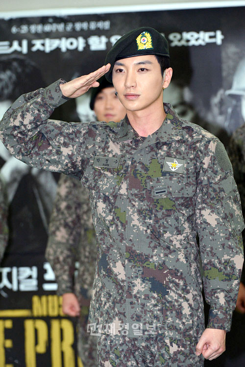 SUPER JUNIORイトゥク、軍創作ミュージカル『The Promise』の練習風景を公開（4） イトゥク