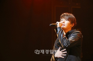 イ・ジュンギが、特別なファンミーティングを開催する。 イ・ジュンギが、特別なファンミーティングを開催する。