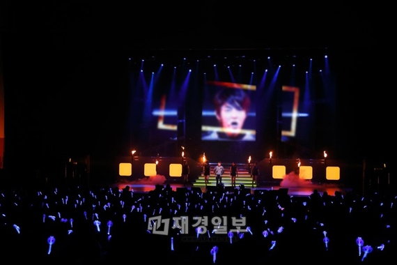 イ・ジュンギが、特別なファンミーティングを開催する。