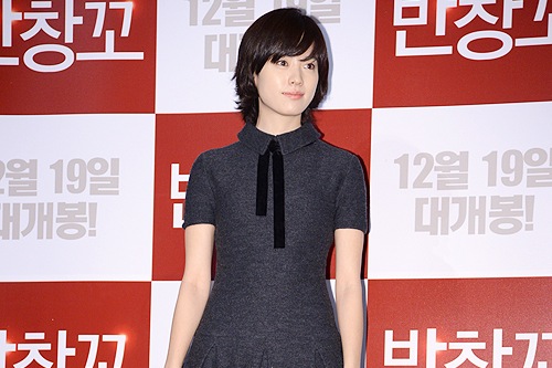 女優ハン・ヒョジュとムン・チェウォンが、「2013年、新年を一緒に迎えたい女性スター」の1位と2位に選ばれた。