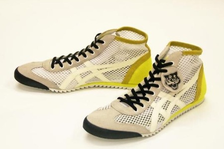 オニツカタイガー×ANDREA POMPILIOのコラボスニーカー「MEXICO MID RUNNER DX」