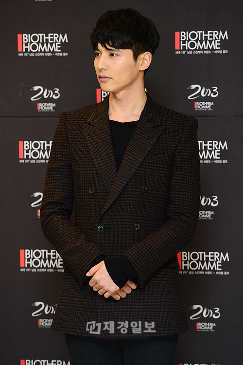 ウォンビン、スキンケア製品の発売イベントに登場　さすが韓国代表イケメン！（11）