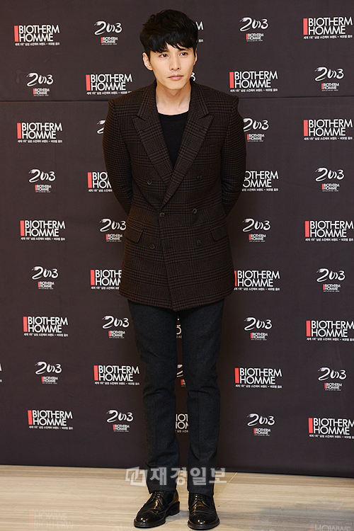 ウォンビン、スキンケア製品の発売イベントに登場　さすが韓国代表イケメン！（9）