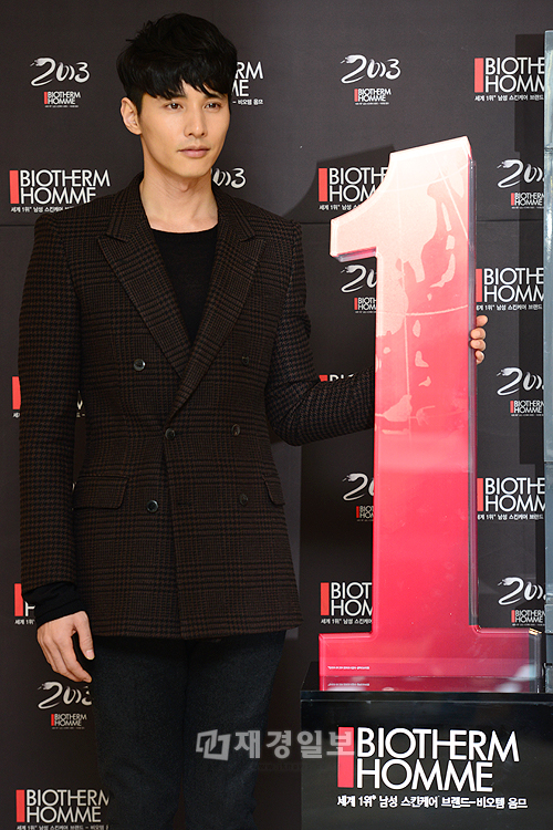 ウォンビン、スキンケア製品の発売イベントに登場　さすが韓国代表イケメン！（7）