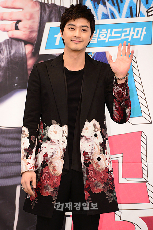 『隣のイケメン』制作発表会、パク・シネ、ユン・シユンらが出席（15） キム・ジフン