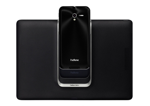 10.1インチのタブレットに早変わりする4.7インチのスーパーフォン「PadFone 2」（画像：ASUS）