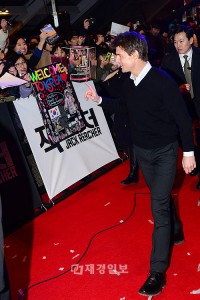 映画『アウトロー』、主演のトム・クルーズらが釜山でプロモーション