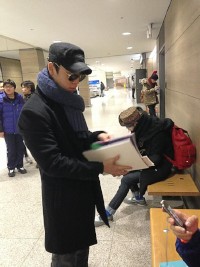 SUPER JUNIORチェ・シウォンが、ドンヘの盗撮（？）写真を公開した。写真＝チェ・シウォンのツイッターより