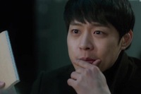 MBC水木ドラマ『会いたい』では、パク・ユチョン＆ユン・ウネの“取り調べ室での甘いやりとり”が視聴者の視線を引きつけた。