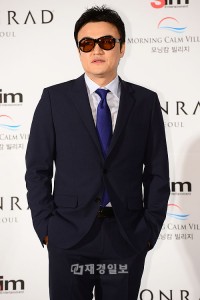 オム・テウン結婚式「幸せになります！」　Miss Aスジら芸能人が多数出席 パク・チュンフン（21）