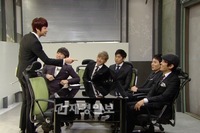 神話（SHINHWA）のキム・ドンワンとシン・ヘソンがダンス力をめぐって熾烈な対立（？）を繰り広げた。