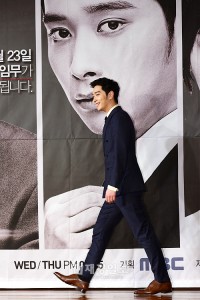 ドラマ『7級公務員』制作発表会、チェ・ガンヒ、2PMチャンソンらが出席 ファン・チャンソン（12）