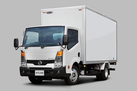 アトラスF24 マルチビューモニター搭載車(画像:日産自動車) アトラスF24 マルチビューモニター搭載車(画像:日産自動車)