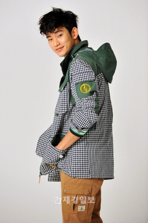 第一毛織BEAN POLE OUT DOORは29日、専属モデルの俳優キム・スヒョンと1年再契約を結んだと明かした。 第一毛織BEAN POLE OUT DOORは29日、専属モデルの俳優キム・スヒョンと1年再契約を結んだと明かした。