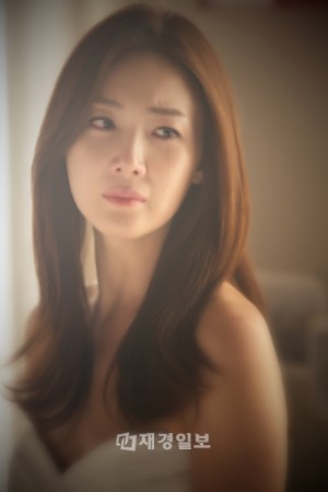 歌手ALIの新曲のミュージックビデオに韓流スター、チェ・ジウが出演したことが明らかになり、30日正午、音源と同時に公開されたミュージックビデオ本編に注目が集まっている。 歌手ALIの新曲のミュージックビデオに韓流スター、チェ・ジウが出演したことが明らかになり、30日正午、音源と同時に公開されたミュージックビデオ本編に注目が集まっている。