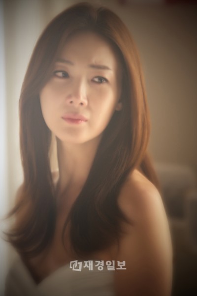 歌手ALIの新曲のミュージックビデオに韓流スター、チェ・ジウが出演したことが明らかになり、30日正午、音源と同時に公開されたミュージックビデオ本編に注目が集まっている。