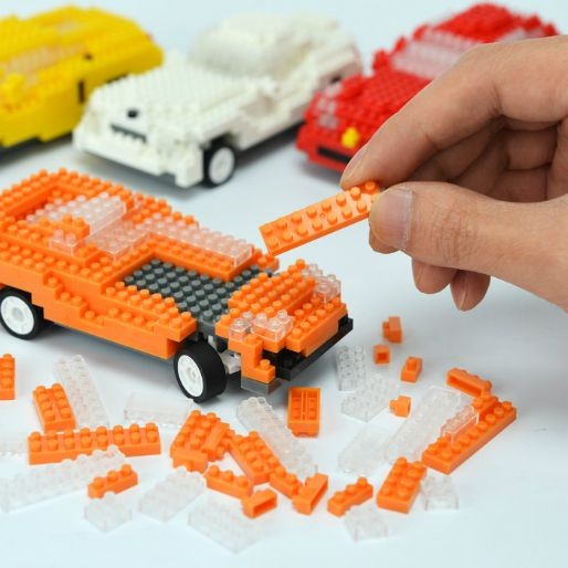 スペックコンピュータは、ブロックで作りリモコンで走らせるスマートフォン用DIYミニカー『UTICO GTシリーズ』を平成25年1月23日(水)より販売開始しました。