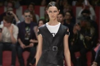 アクネの期間限定ショップが伊勢丹新宿にオープン エキジビションも開催