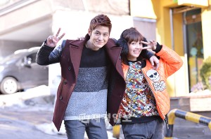 新ドラマ『その冬、風が吹く』が、キム・ボムとチョン・ウンジの現場スチール写真を公開した。写真=その冬、風が吹く 新ドラマ『その冬、風が吹く』が、キム・ボムとチョン・ウンジの現場スチール写真を公開した。写真=その冬、風が吹く