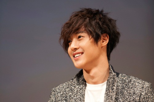 歌手兼俳優のキム・ヒョンジュン（SS501リーダー）とイ・スンギがそれぞれ「料理の達人に見えるスター」 の1、2位に選ばれた。