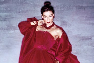 クリスチャン・ディオールの生き方や美学を当時のVOGUEから読み解く書籍