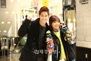 13日に放送スタートしたSBSドラマ『その冬、風が吹く』で、キム・ボムとチョン・ウンジのスチール写真が公開された。写真=その冬、風が吹く 13日に放送スタートしたSBSドラマ『その冬、風が吹く』で、キム・ボムとチョン・ウンジのスチール写真が公開された。写真=その冬、風が吹く