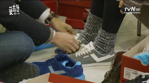 『隣のイケメン』で、ユン・シユンのスニーカープレゼントが注目を集めた。写真＝『隣のイケメン』放送のキャプチャ
