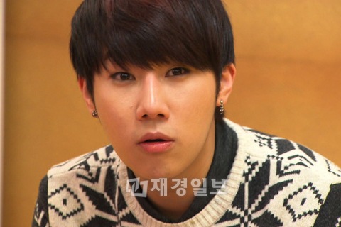 SUPER JUNIOR（スーパージュニア）シンドンと、INFINITE（インフィニット）ソンギュが番組で『七色の魅力』を発揮して話題だ。